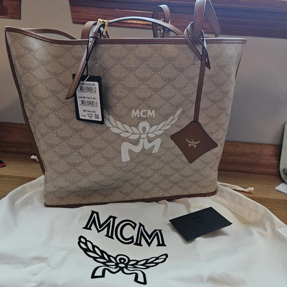 LAST DAY TO ENTER TO WIN A MCM TOTE NWT (Entry listing) - Picture 8 of 9